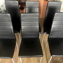 Krzesła czarne do jadalni