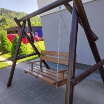Huśtawka ogrodowa drewniana