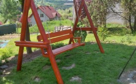 Huśtawka ogrodowa drewniana