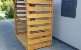 Drewutnia domek na drewno stojak