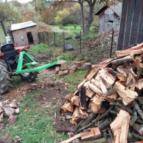 Usługi Rębakiem Świdrowym (Łupanie,rąbanie drewna)