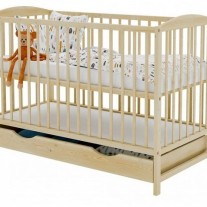 Drewniane łóżeczko dla dziecka