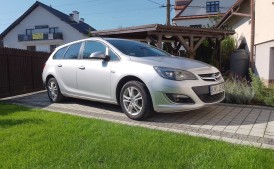 ASTRA  1,7 DTC 2013 r .Sprawny gotowy do jazdy.