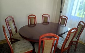 Stół plus krzesła