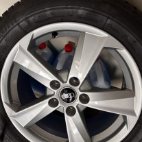 Audi rozmiar 215/55/17 opony zimowe Bridgestone, dot24