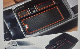 Insignia B schowek, podłokietnik