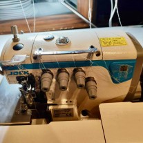 Sprzedam Overlok 5 nitkowy Jack e4