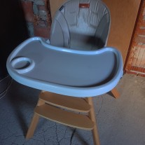 Fotelik do karmienia