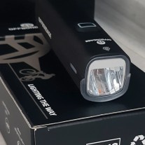 Nowa bardzo mocna lampka rowerowa. Z wbudowanym Powerbankiem.