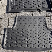 Chodniczki gumowe Audi Q2