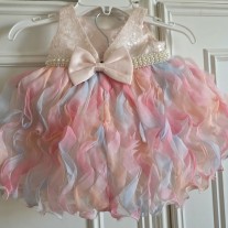 Przepiękna cudowna sukieneczka dla damy