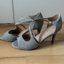 Srebrne sandały rozmiar 39