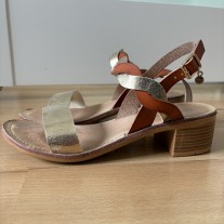 Skórzane sandały rozmiar 39