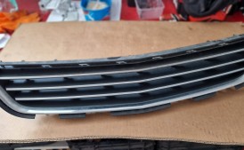 Kratka zderzaka chrom Astra H polift