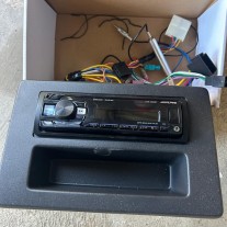 Radio ALPINE UTE-200BT + ramka